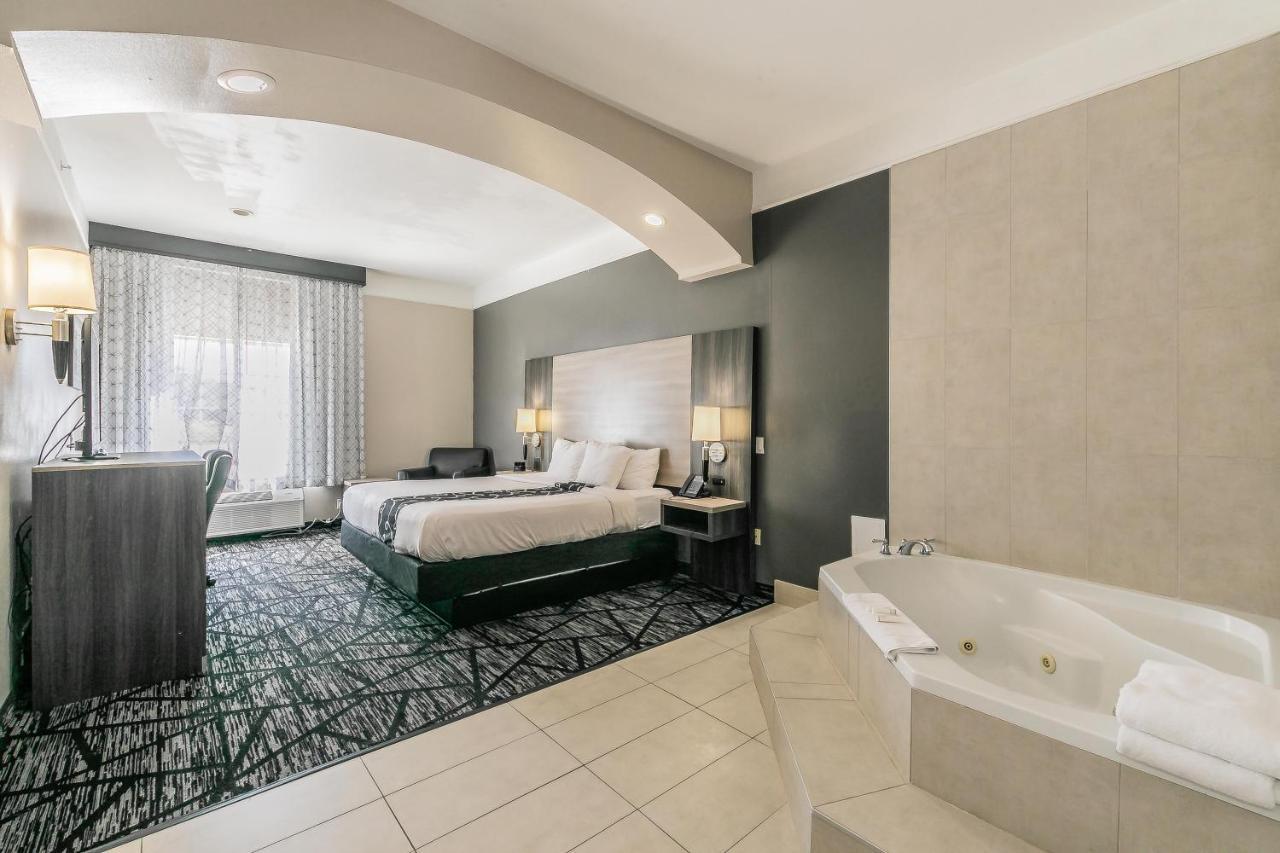מלון La Quinta By Wyndham גרנברי מראה חיצוני תמונה
